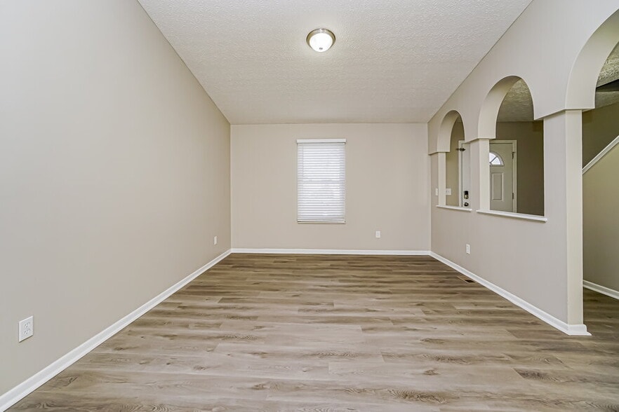 Building Photo - 6047 Rover Ln
