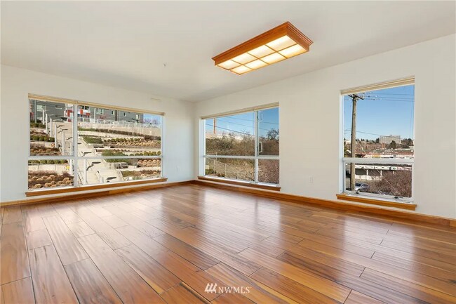 Living Room - 321 10th Ave S