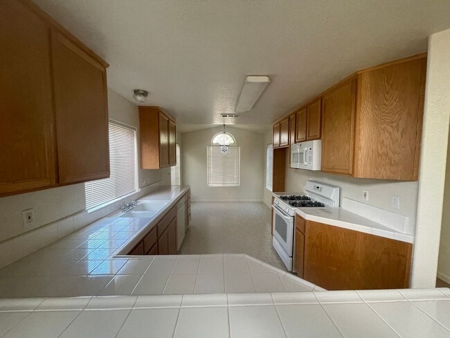 Building Photo - Available Now!! 3-Bedroom, 2-Bathroom Home...