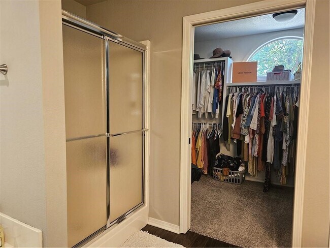 Building Photo - 28 McKenzie Dr