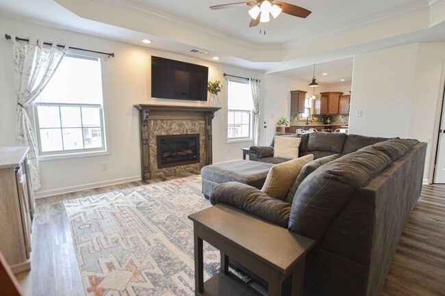 Building Photo - Pet Friendly Four Bedroom!