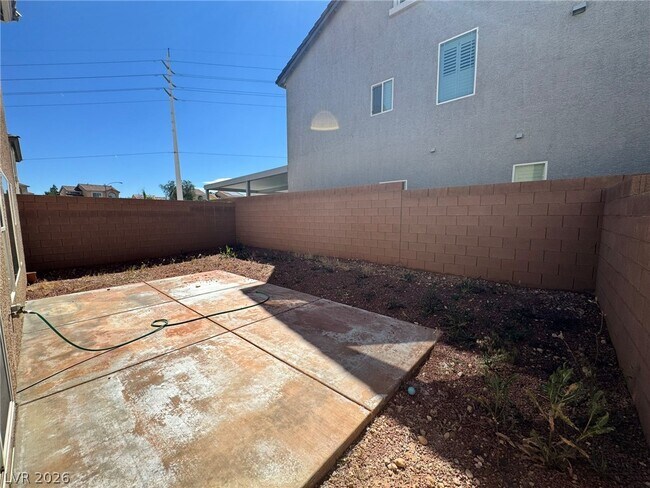 Building Photo - 5035 Lakewood Creek Ave