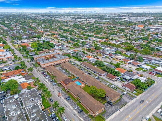 Building Photo - 1154 W 35th St