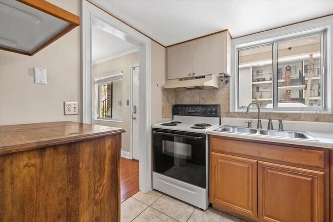 Building Photo - 2047 Canal Dr