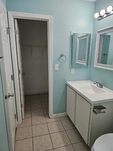 Building Photo - 517 Inness Ave