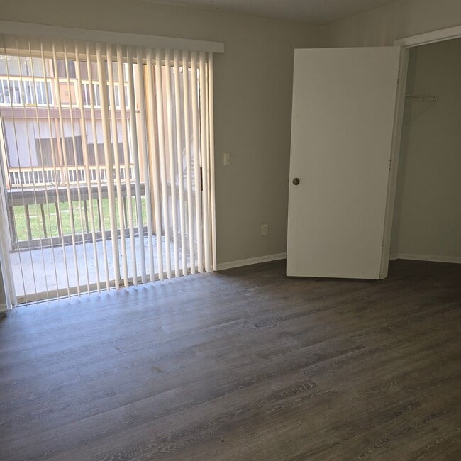 Building Photo - Windsor at Sabal Walk 2/1