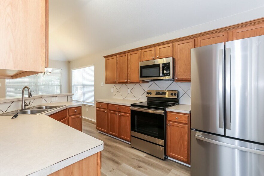 Building Photo - 1302 Hidden Glade Dr