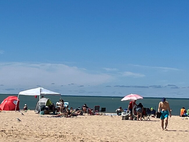 Building Photo - CharmingTwo Bedroom One Bath With Finished...