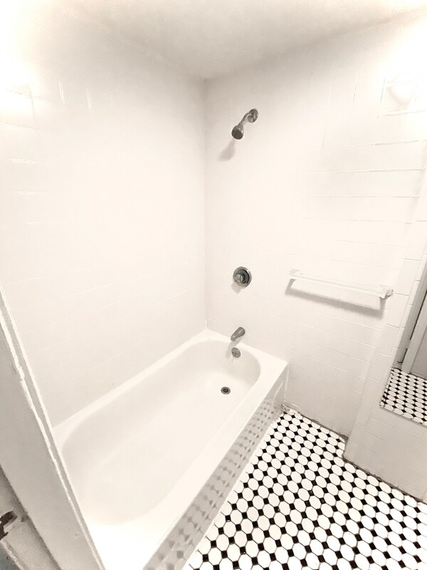 Building Photo - 56 Mozart St