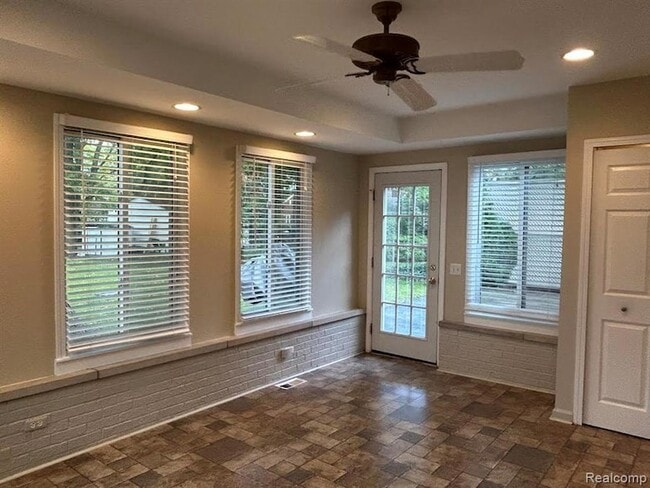 Building Photo - 1577 E Melton Rd