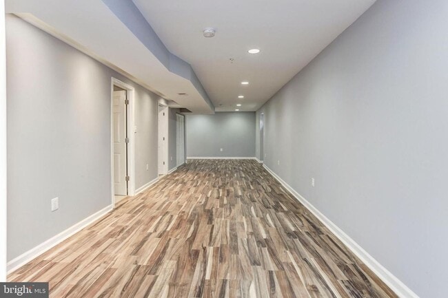 Building Photo - Spacious single family home with full basement