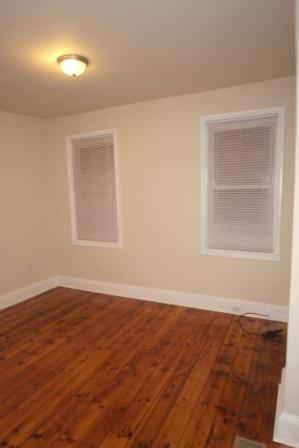 Building Photo - ADORABLE PET-FRIENDLY 2-BEDROOM TOWNHOUSE ...