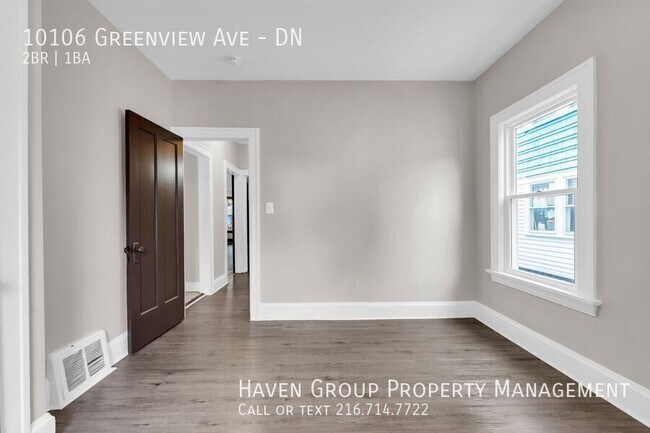 Building Photo - 10106 Greenview Ave