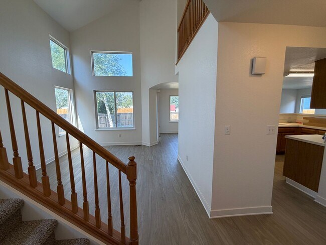 Building Photo - 12139 Applewood Ct