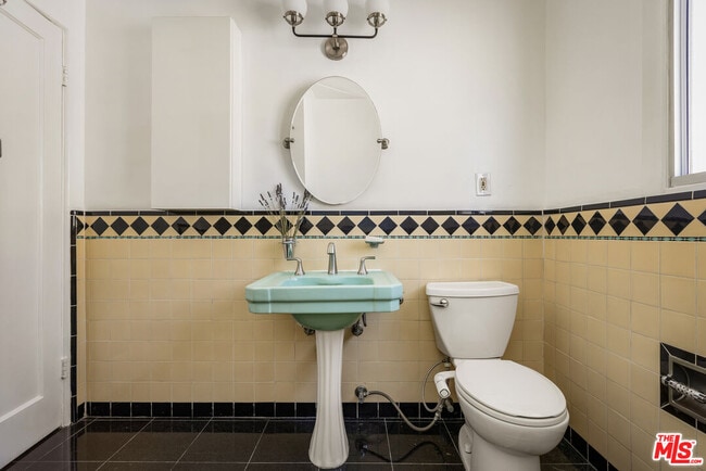 Building Photo - 1147 Westmoreland Ave