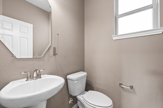 Building Photo - 9312 Bauer Vista Dr