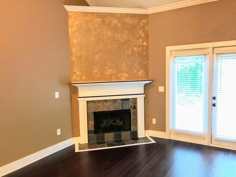 Great Room - 150 Singapore Cir