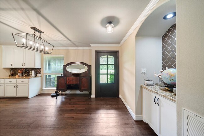 Building Photo - 143 Linnwood Dr