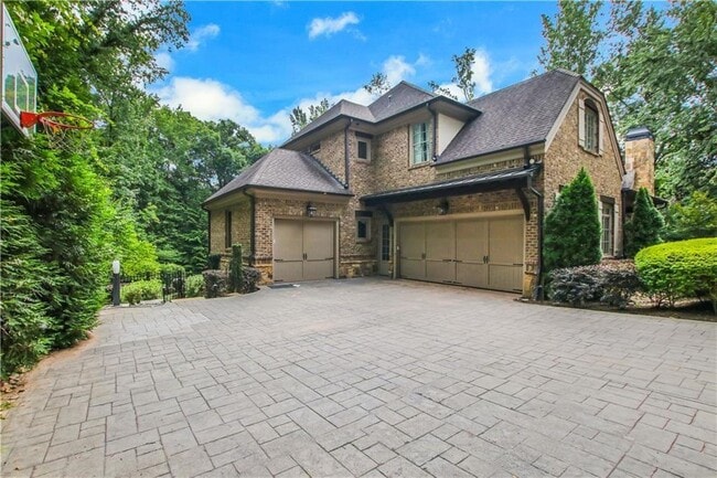 Building Photo - 5265 Peachtree Dunwoody Rd NE