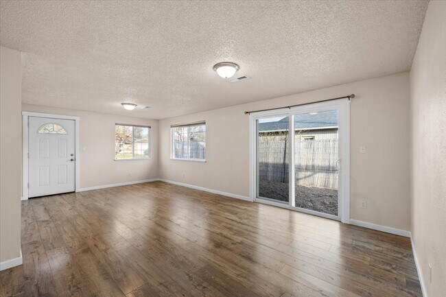 Building Photo - 106 N Buchanan Ave