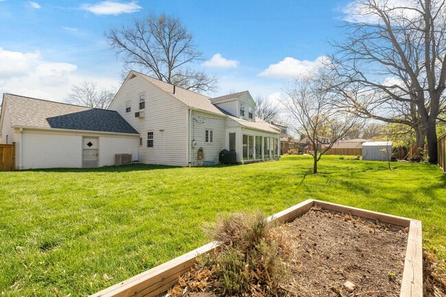 Building Photo - 2590 Brookwood Rd