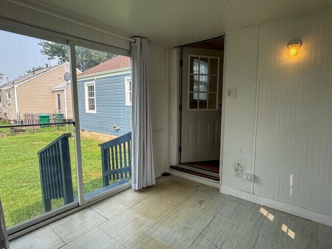 Building Photo - 1809 Geffert Dr
