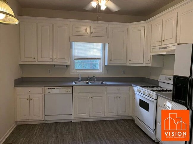 Building Photo - 1390 Eagles Nest Circle