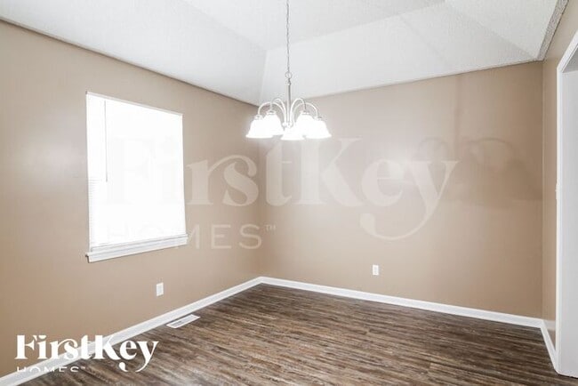 Building Photo - 411 Bluegrass Dr