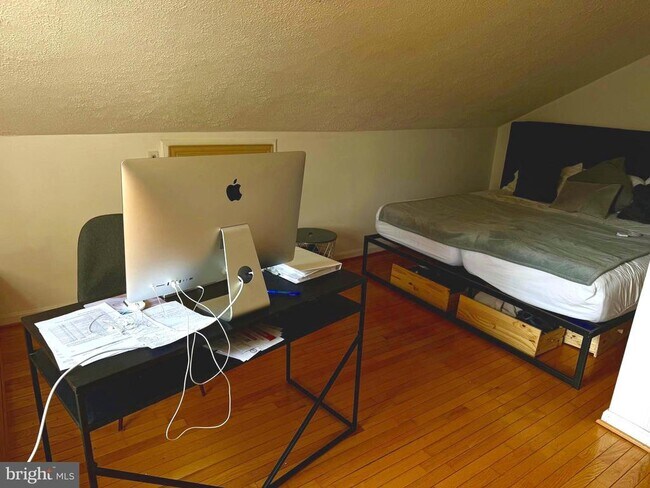 Building Photo - 2101 N Nottingham St