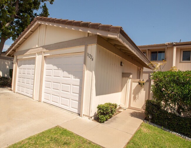 Building Photo - Great Townhome located in the 4S ranch next to Westwood elementary