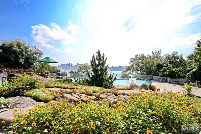 Building Photo - 1 Horizon Rd