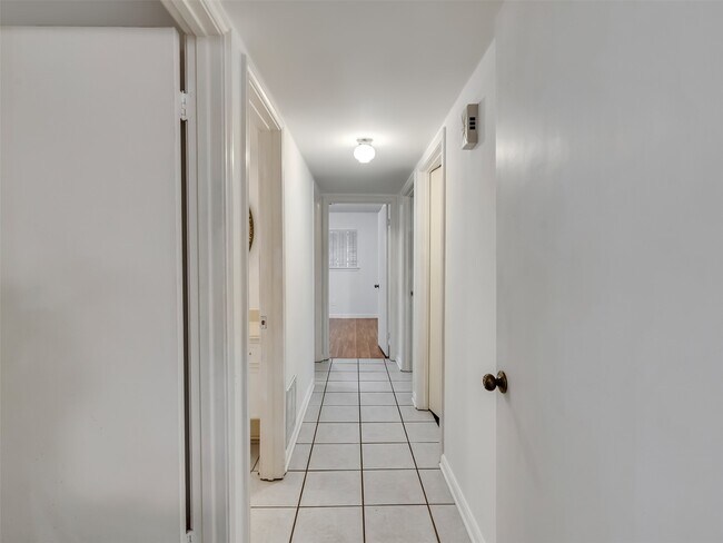 Building Photo - 15443 W Willowwind Cir
