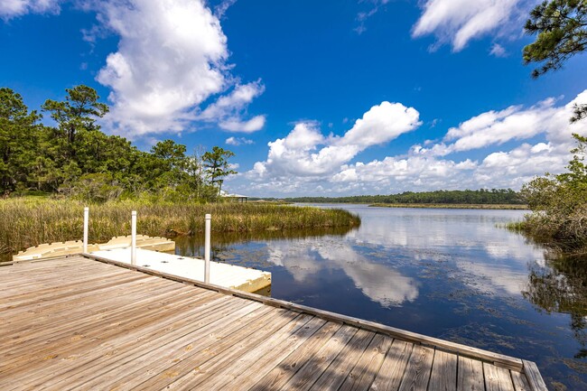 Building Photo - Coastal living right in the middle of Ocea...