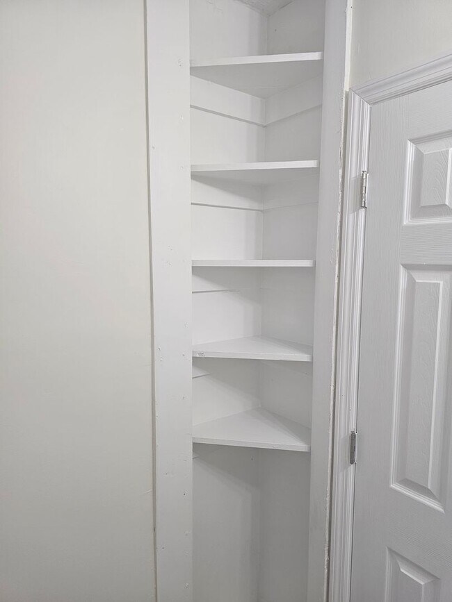Building Photo - Totally remodeled 2BR