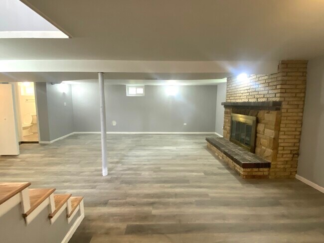 Building Photo - 426 Berteau Ave