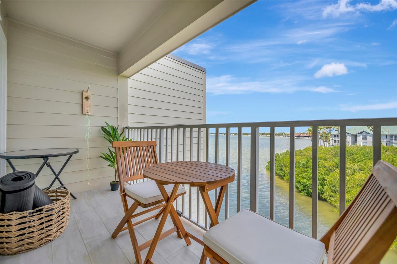Building Photo - 2506 N Rocky Point Dr