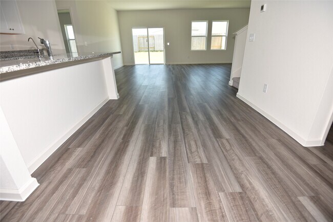 Building Photo - 21650 Cottage Ln