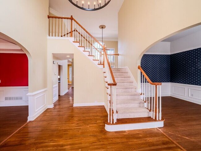 Building Photo - 12872 Waterside Dr