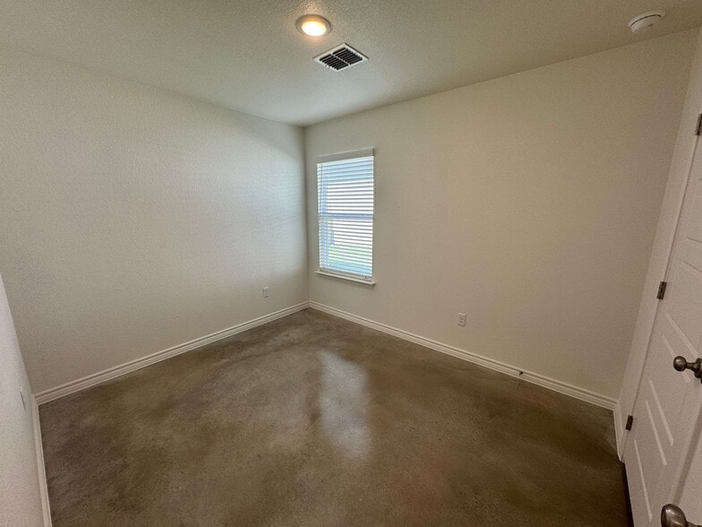 Building Photo - 1206 Concord Dr