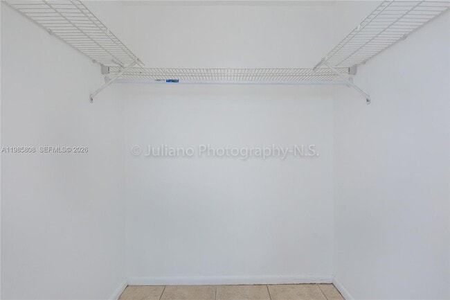 Building Photo - 7601 E Treasure Dr