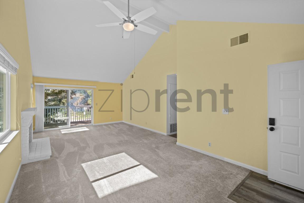 Building Photo - Unit