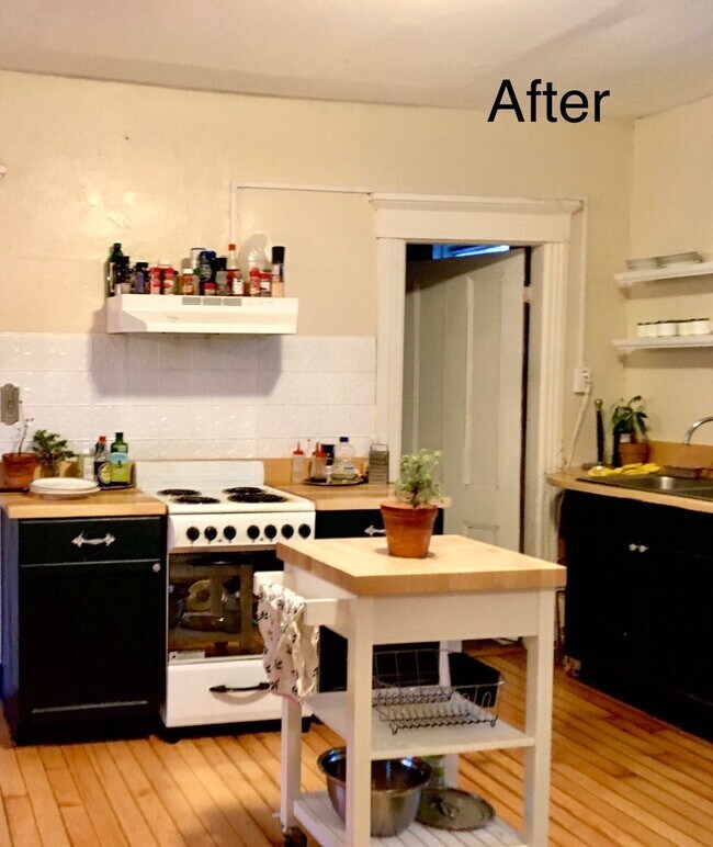 Building Photo - 468 Merrimack St