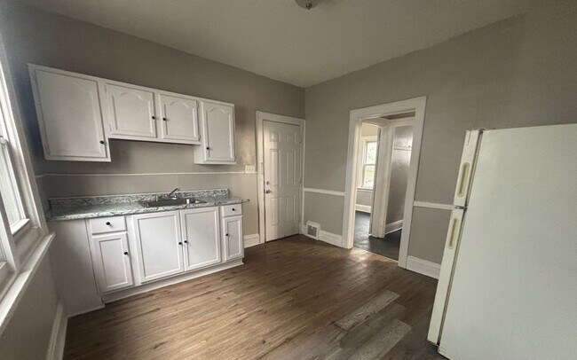 Building Photo - 12022 Griffing Ave