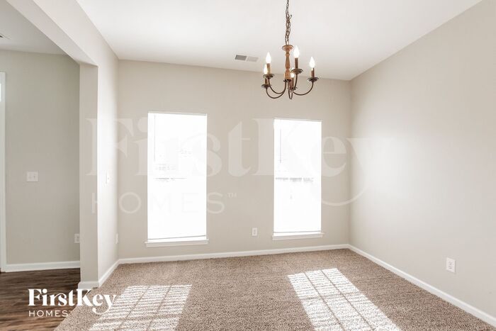 Building Photo - 2022 Bridleside Dr