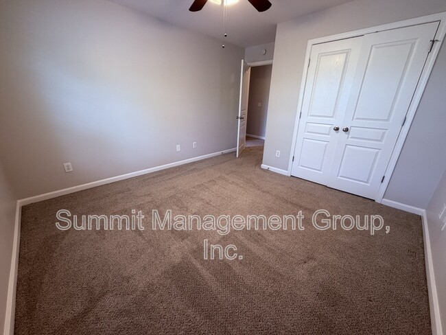 Building Photo - 180 Orchard Dr