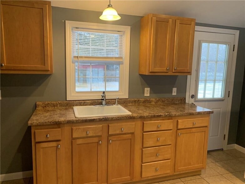 Building Photo - 59 Hartford Pike