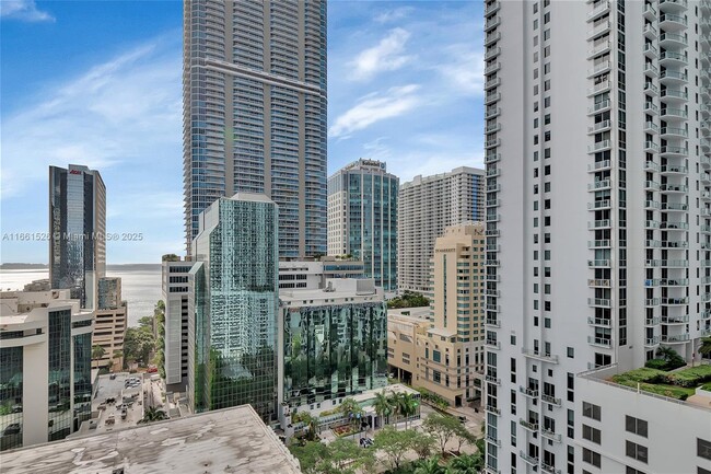 Building Photo - 1010 Brickell Ave