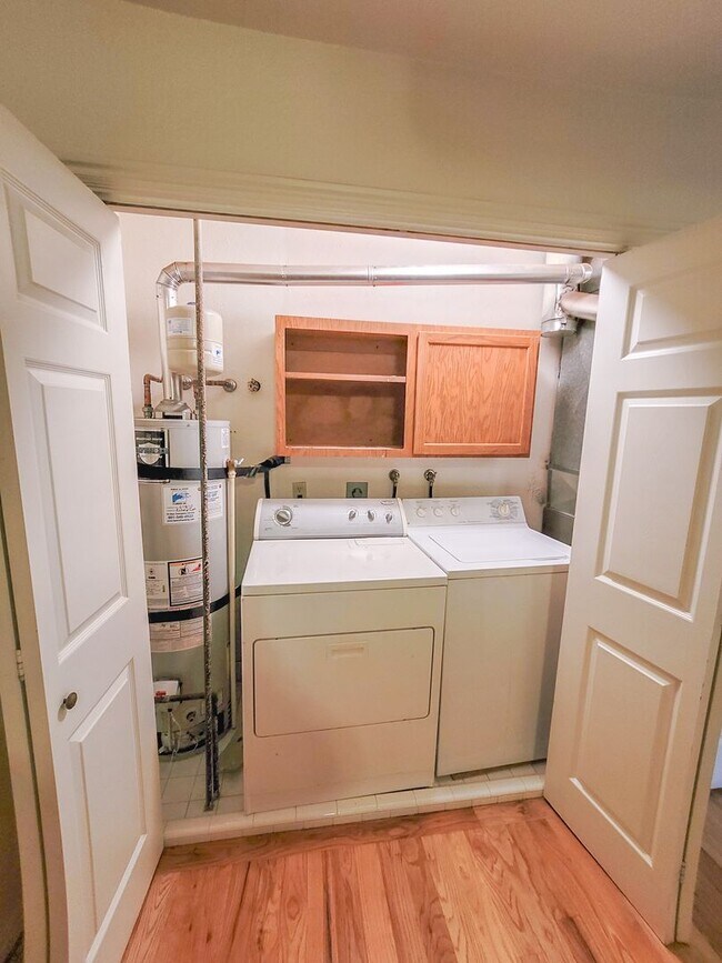 Building Photo - Partially Furnished 2 bedroom, 1 bathroom ...