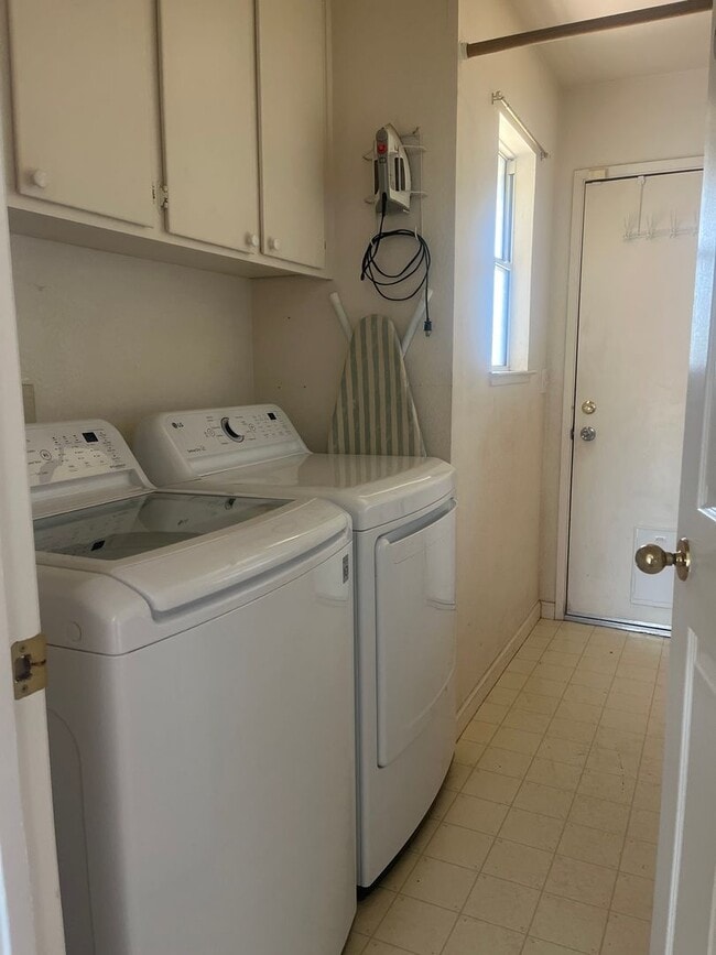 Building Photo - This rental won't last long. Don't miss ou...