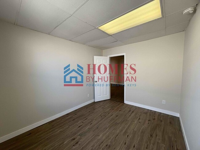 Building Photo - Four Bedroom House | Move In Ready